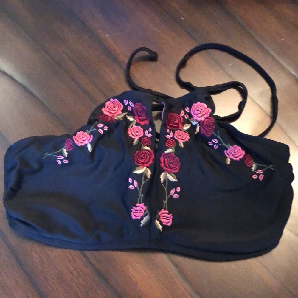 👙Xhiliration halter embroidered bikini bandeau top removable padding